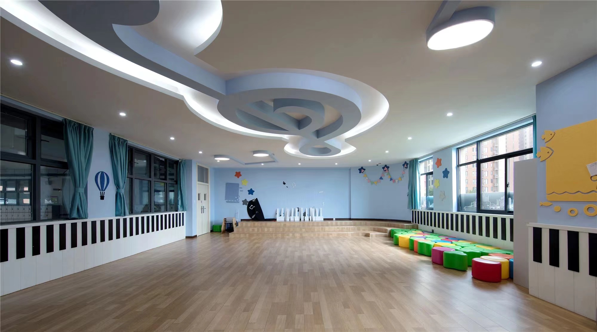 【學(xué)校案例】今泰裝飾在武漢市先后完成了與紅領(lǐng)巾學(xué)校6個(gè)校區(qū)的項(xiàng)目交付!(圖12) 【學(xué)校案例】今泰裝飾在武漢市先后完成了與紅領(lǐng)巾學(xué)校6個(gè)校區(qū)的項(xiàng)目交付!(圖12)