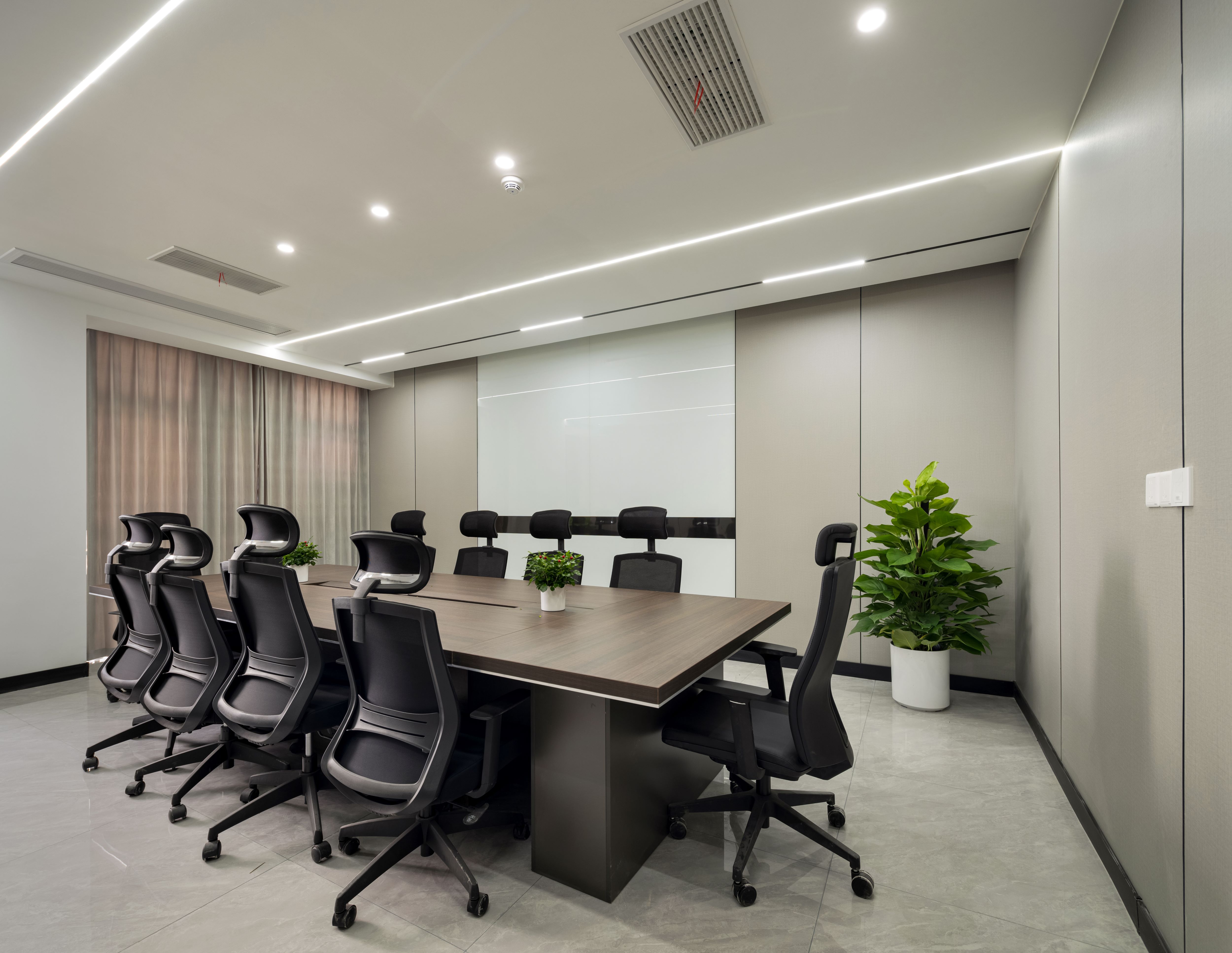 簡約大氣極簡辦公室怎么裝?快看這里(圖9) 16.jpg